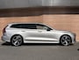 Volvo V60 2.0 B3 Momentum Advantage Sportstoelen / Trekhaak / Camera / Dealer Onderhouden