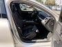 Volvo V60 2.0 B3 Momentum Advantage Sportstoelen / Trekhaak / Camera / Dealer Onderhouden