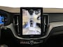 Volvo XC60 2.0 T6 Plug-in hybrid AWD Ultra Black Edition | SOH 100% | Trekhaak | Panoramadak | 360° camera