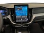 Volvo XC60 2.0 T6 Plug-in hybrid AWD Ultra Black Edition | SOH 100% | Trekhaak | Panoramadak | 360° camera