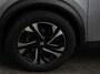 Peugeot 2008 1.2 PureTech Allure Navigatie Cruise control Lichtmetalen velgen Climate control Parkeersensor achter Apple Carplay/ Android auto Camera