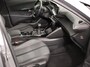 Peugeot 2008 1.2 PureTech Allure Navigatie Cruise control Lichtmetalen velgen Climate control Parkeersensor achter Apple Carplay/ Android auto Camera
