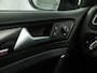 Volkswagen Golf 2.0 TSI GTI 220Pk Automaat (NAVIGATIE, CLIMATE, LEDER, STOELVERWARMING, SPORTSTOELEN, GETINT GLAS, XENON, NIEUWSTAAT)