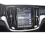 Volvo V60 T8 455PK Plug-in hybrid AWD Plus Dark / 360 Camera / Harman Kardon / Head-up display / Panorama schuifdak / Stoel- en stuurverwarming / Trekhaak / Elektrische stoelen met geheugen