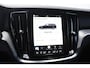 Volvo V60 T8 455PK Plug-in hybrid AWD Plus Dark / 360 Camera / Harman Kardon / Head-up display / Panorama schuifdak / Stoel- en stuurverwarming / Trekhaak / Elektrische stoelen met geheugen