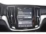 Volvo V60 T8 455PK Plug-in hybrid AWD Plus Dark / 360 Camera / Harman Kardon / Head-up display / Panorama schuifdak / Stoel- en stuurverwarming / Trekhaak / Elektrische stoelen met geheugen