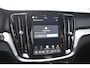 Volvo V60 T8 455PK Plug-in hybrid AWD Plus Dark / 360 Camera / Harman Kardon / Head-up display / Panorama schuifdak / Stoel- en stuurverwarming / Trekhaak / Elektrische stoelen met geheugen