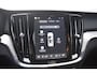 Volvo V60 T8 455PK Plug-in hybrid AWD Plus Dark / 360 Camera / Harman Kardon / Head-up display / Panorama schuifdak / Stoel- en stuurverwarming / Trekhaak / Elektrische stoelen met geheugen