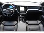 Volvo V60 T8 455PK Plug-in hybrid AWD Plus Dark / 360 Camera / Harman Kardon / Head-up display / Panorama schuifdak / Stoel- en stuurverwarming / Trekhaak / Elektrische stoelen met geheugen