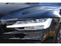 Volvo V60 T8 455PK Plug-in hybrid AWD Plus Dark / 360 Camera / Harman Kardon / Head-up display / Panorama schuifdak / Stoel- en stuurverwarming / Trekhaak / Elektrische stoelen met geheugen
