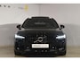 Volvo V60 T8 455PK Plug-in hybrid AWD Plus Dark / 360 Camera / Harman Kardon / Head-up display / Panorama schuifdak / Stoel- en stuurverwarming / Trekhaak / Elektrische stoelen met geheugen