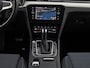Volkswagen Passat Variant 1.4 TSI PHEV GTE 218Pk Automaat (APPLE CARPLAY, SOH 88,9%, GROOT NAVI, CAMERA, TREKHAAK, KEYLESS, SPORTSTOELEN, STOELVERWARMING, GETINT GLAS, NIEUWSTAAT)