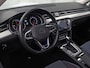 Volkswagen Passat Variant 1.4 TSI PHEV GTE 218Pk Automaat (APPLE CARPLAY, SOH 88,9%, GROOT NAVI, CAMERA, TREKHAAK, KEYLESS, SPORTSTOELEN, STOELVERWARMING, GETINT GLAS, NIEUWSTAAT)