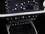 Audi A3 Sportback 40 TFSI e Sport 204Pk Automaat (APPLE CARPLAY, GROOT NAVI, LEDER, STOELVERWARMING, SPORTSTOELEN, ADAPTIVE CRUISE, GETINT GLAS, NIEUWSTAAT)