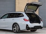 BMW 3-Serie Touring 330e xDrive M Sport | Pano | Haak | Camera | Sfeerverlichting