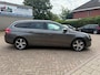Peugeot 308 SW 1.2 PureTech Blue Lease Executive * NAP*CRUISE*A. CAMERA*DVD ACHTER*PANO*CLIMA*TREKHAAK *