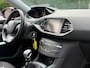 Peugeot 308 SW 1.2 PureTech Blue Lease Executive * NAP*CRUISE*A. CAMERA*DVD ACHTER*PANO*CLIMA*TREKHAAK *