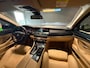 BMW 5-Serie Touring 528i High Executive|SOFTCLOSE|KEYLESS|MEMORY|LEDER|ACC|HUD|DODEHOEK|STOELV|CAMERA|PDC|LED|17INCH|