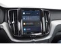 Volvo XC60 T6 350PK Automaat Plug-in hybrid AWD Plus Bright Panoramisch schuif-kanteldak / Google infotainment / Lederen bekleding / Parkeersensoren voor en achter met parkeercamera / Road Sign information / Cruise Control
