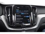 Volvo XC60 T6 350PK Automaat Plug-in hybrid AWD Plus Bright Panoramisch schuif-kanteldak / Google infotainment / Lederen bekleding / Parkeersensoren voor en achter met parkeercamera / Road Sign information / Cruise Control