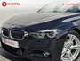BMW 3-Serie Touring 318i High Executive M-Sport Apple CarPlay NL Auto! | Leer | Sportstoelen | Stoelverwarming | PDC