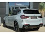 BMW X3 xDrive30e M Sport High Executive | 292 PK | PHEV | PANO | 360° Camera | Leder BMW X3 xDrive30e M Sport High Executive 292 PK Plug-in Hybrid met 2.0 viercilinder benzinemotor en automatische 8-traps transmissie, voorzien van elektrisch panoramadak, lederen bekleding, 36