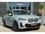 BMW X3 xDrive30e M Sport High Executive | 292 PK | PHEV | PANO | 360° Camera | Leder BMW X3 xDrive30e M Sport High Executive 292 PK Plug-in Hybrid met 2.0 viercilinder benzinemotor en automatische 8-traps transmissie, voorzien van elektrisch panoramadak, lederen bekleding, 36