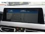 BMW X3 xDrive30e M Sport High Executive | 292 PK | PHEV | PANO | 360° Camera | Leder BMW X3 xDrive30e M Sport High Executive 292 PK Plug-in Hybrid met 2.0 viercilinder benzinemotor en automatische 8-traps transmissie, voorzien van elektrisch panoramadak, lederen bekleding, 36