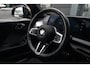 BMW 1-Serie 120 M Sport Design | 156 PK | Adaptieve Cruise Control | Automaat | Camera | BMW 120 M Sport Design 156 PK met 1.5 driecilinder benzinemotor en 48V Mild Hybrid-technologie, gekoppeld aan een 7-traps Steptronic automaat met dubbele koppeling. Sportief uitgevoerd met M