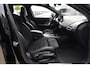 BMW 1-Serie 120 M Sport Design | 156 PK | Adaptieve Cruise Control | Automaat | Camera | BMW 120 M Sport Design 156 PK met 1.5 driecilinder benzinemotor en 48V Mild Hybrid-technologie, gekoppeld aan een 7-traps Steptronic automaat met dubbele koppeling. Sportief uitgevoerd met M