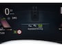 BMW 1-Serie 120 M Sport Design | 156 PK | Adaptieve Cruise Control | Automaat | Camera | BMW 120 M Sport Design 156 PK met 1.5 driecilinder benzinemotor en 48V Mild Hybrid-technologie, gekoppeld aan een 7-traps Steptronic automaat met dubbele koppeling. Sportief uitgevoerd met M