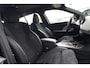 BMW 1-Serie 120 M Sport Design | 156 PK | Adaptieve Cruise Control | Automaat | Camera | BMW 120 M Sport Design 156 PK met 1.5 driecilinder benzinemotor en 48V Mild Hybrid-technologie, gekoppeld aan een 7-traps Steptronic automaat met dubbele koppeling. Sportief uitgevoerd met M
