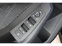 BMW 1-Serie 120 M Sport Design | 156 PK | Adaptieve Cruise Control | Automaat | Camera | BMW 120 M Sport Design 156 PK met 1.5 driecilinder benzinemotor en 48V Mild Hybrid-technologie, gekoppeld aan een 7-traps Steptronic automaat met dubbele koppeling. Sportief uitgevoerd met M