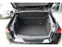 BMW 1-Serie 120 M Sport Design | 156 PK | Adaptieve Cruise Control | Automaat | Camera | BMW 120 M Sport Design 156 PK met 1.5 driecilinder benzinemotor en 48V Mild Hybrid-technologie, gekoppeld aan een 7-traps Steptronic automaat met dubbele koppeling. Sportief uitgevoerd met M