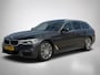 BMW 5-Serie Touring 530i xDrive High Executive M-PAKKET (Deale OndH, Panorama, Trekhaak, Stoel/Stuur Verw, Carplay, Addapt Cruise)