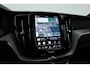 Volvo XC60 2.0 T6 Plug-in hybrid AWD Plus Dark | Rijklaar! | Black-Pakket | S/K-Dak | Leder+Memory | Adapt. Cruise | Stoel-Stuurverw. | Dig. Cockpit | Google | Camera+PDC | LED | 19'' | Elek. Klep V