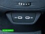 Volkswagen T-Roc 1.5 TSI R-Line Black Style | Panoramadak | Camera | Afn Trekhaak | IQ-Light | Beats audio | Travel assist | Stoel- & stuurverwarming, Apple Carplay/Android auto, Camera, Afn. trekhaak, Elec. klep