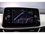 Volkswagen T-Roc 1.0 TSI Life 110pk, Trekhaak, Adaptive cruise control, Stoelverwarming, Matrix LED koplampen, Navigatie, Climate control, App-connect, Parkeersensoren, Virtual cockpit, DAB-radio, Airco
