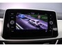 Volkswagen T-Roc 1.0 TSI Life 110pk, Trekhaak, Adaptive cruise control, Stoelverwarming, Matrix LED koplampen, Navigatie, Climate control, App-connect, Parkeersensoren, Virtual cockpit, DAB-radio, Airco