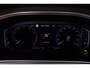 Volkswagen T-Roc 1.0 TSI Life 110pk, Trekhaak, Adaptive cruise control, Stoelverwarming, Matrix LED koplampen, Navigatie, Climate control, App-connect, Parkeersensoren, Virtual cockpit, DAB-radio, Airco