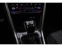 Volkswagen T-Roc 1.0 TSI Life 110pk, Trekhaak, Adaptive cruise control, Stoelverwarming, Matrix LED koplampen, Navigatie, Climate control, App-connect, Parkeersensoren, Virtual cockpit, DAB-radio, Airco