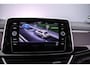 Volkswagen T-Roc 1.5 TSI R-Line Business 150pk DSG Automaat, Trekhaak, Adaptive cruise control, Stoelverwarming, Achteruitrijcamera, Navigatie, App-connect, Elektrische achterklep, Matrix LED koplampen, Parkeersensoren