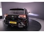 Volkswagen T-Roc 1.5 TSI R-Line Business 150pk DSG Automaat, Trekhaak, Adaptive cruise control, Stoelverwarming, Achteruitrijcamera, Navigatie, App-connect, Elektrische achterklep, Matrix LED koplampen, Parkeersensoren