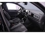 Volkswagen T-Roc 1.5 TSI R-Line Business 150pk DSG Automaat, Trekhaak, Adaptive cruise control, Stoelverwarming, Achteruitrijcamera, Navigatie, App-connect, Elektrische achterklep, Matrix LED koplampen, Parkeersensoren