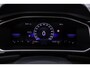 Volkswagen T-Roc 1.5 TSI R-Line Business 150pk DSG Automaat, Trekhaak, Adaptive cruise control, Stoelverwarming, Achteruitrijcamera, Navigatie, App-connect, Elektrische achterklep, Matrix LED koplampen, Parkeersensoren