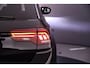 Volkswagen T-Roc 1.5 TSI R-Line Business 150pk DSG Automaat, Trekhaak, Adaptive cruise control, Stoelverwarming, Achteruitrijcamera, Navigatie, App-connect, Elektrische achterklep, Matrix LED koplampen, Parkeersensoren