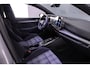 Volkswagen Golf 1.5 eHybrid GTE 272pk DSG Automaat, Adaptive cruise control, Stoelverwarming, Stuurverwarming, Head up display, 360 camera, Parkeersensoren, Dodehoeksensoren, Navigatie, App-connect, Matrix LED koplampen