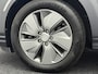 Hyundai Kona Electric EV Premium 64 kWh | SoH 90,1% | Warmtepomp | Leer | Head-Up | Elektr. Stoelen | Adaptive Cruise