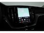 Volvo XC60 2.0 T8 Plug-in hybrid AWD Ultimate Dark | Pano | Trekhaak | HUD | Pilot Assist | Bliss | Leder | H&K | 360cam | Stoel- Stuurverw.