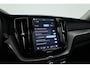 Volvo XC60 2.0 T8 Plug-in hybrid AWD Ultimate Dark | Pano | Trekhaak | HUD | Pilot Assist | Bliss | Leder | H&K | 360cam | Stoel- Stuurverw.